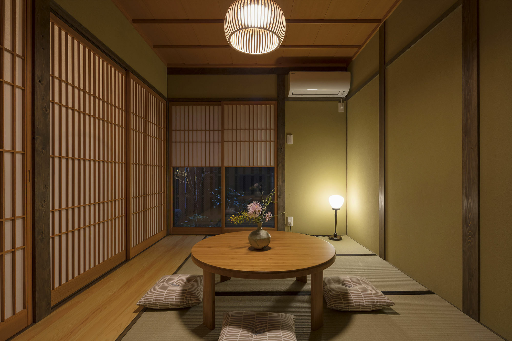 Вилла Yoshimigura Machiya House Киото Экстерьер фото