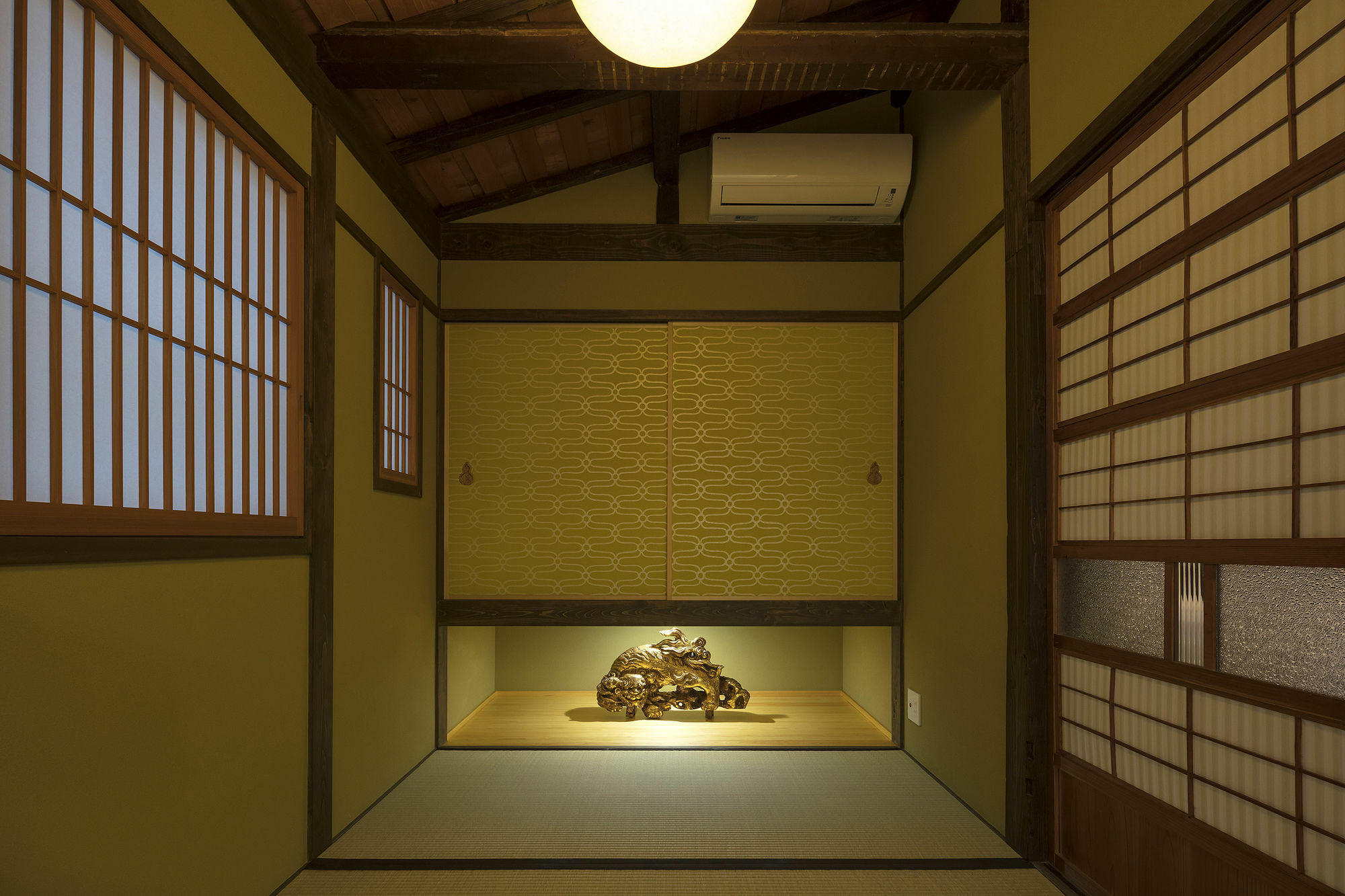 Вилла Yoshimigura Machiya House Киото Экстерьер фото