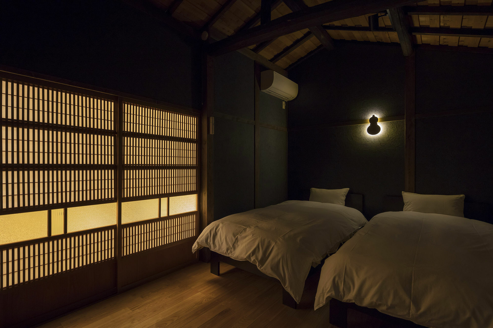 Вилла Yoshimigura Machiya House Киото Экстерьер фото